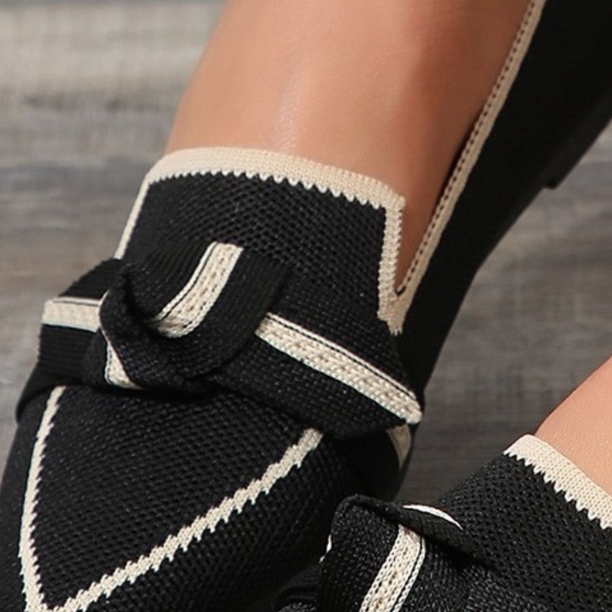 Bow Contrast Trim Point Toe Sneakers