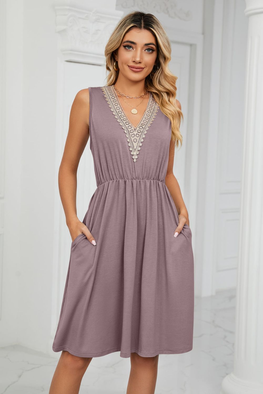 Contrast V-Neck Sleeveless Dress